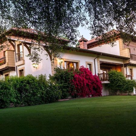 Hotel Posada La Robleda (Adults Only) อาร์นูเอโร ภายนอก รูปภาพ
