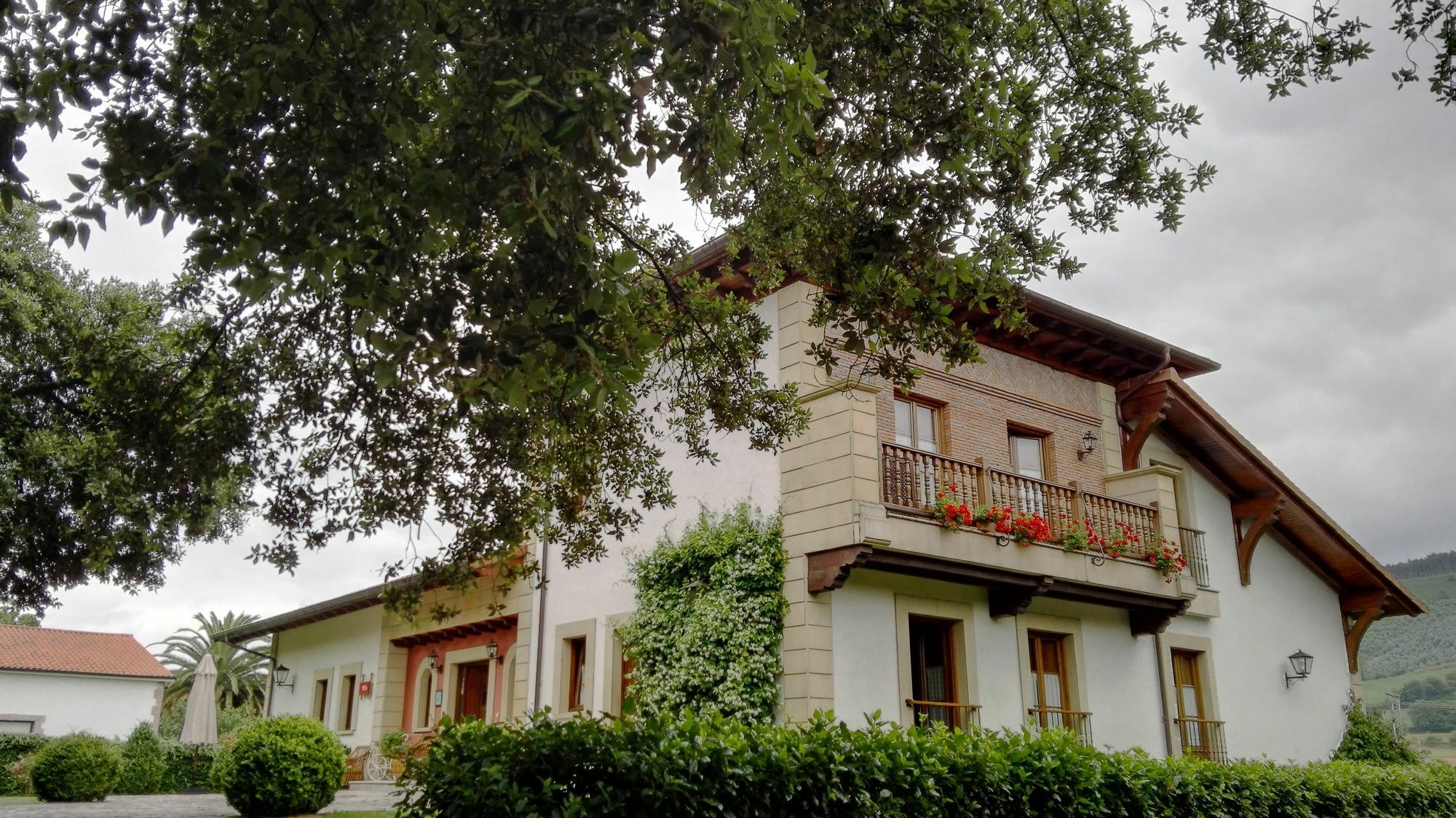Hotel Posada La Robleda (Adults Only) อาร์นูเอโร ภายนอก รูปภาพ