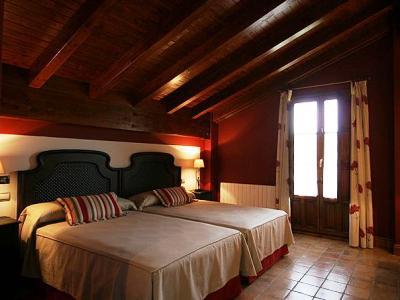 Hotel Posada La Robleda (Adults Only) อาร์นูเอโร ภายนอก รูปภาพ